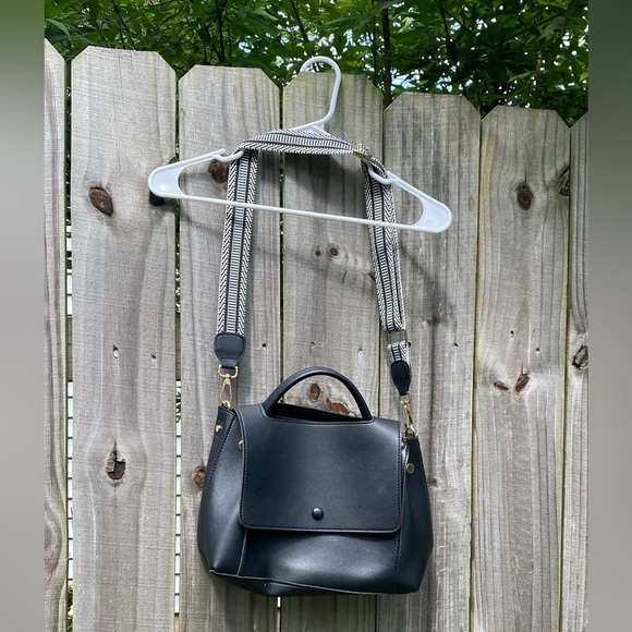 Handbags - Elegant Black Handbag